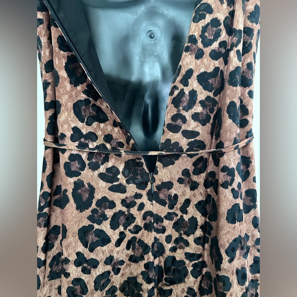 NWOT! “Gianni Bini” Leopard jumpsuit cropped legs. - Picture 10 of 11